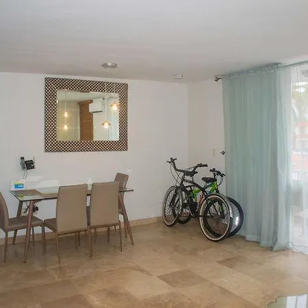Departamento comodo, a media cuadra de la playa.-3